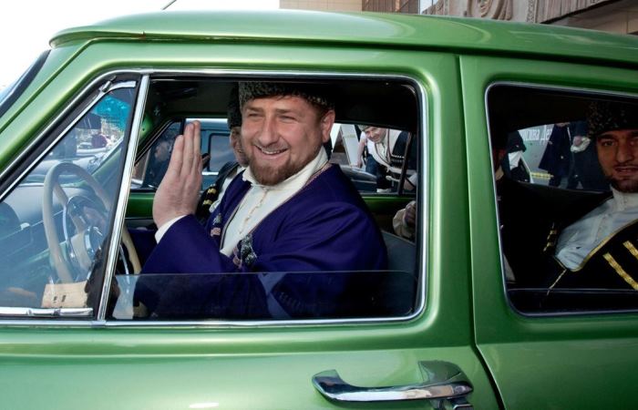 На каких автомобилях ездит Рамзан Кадыров