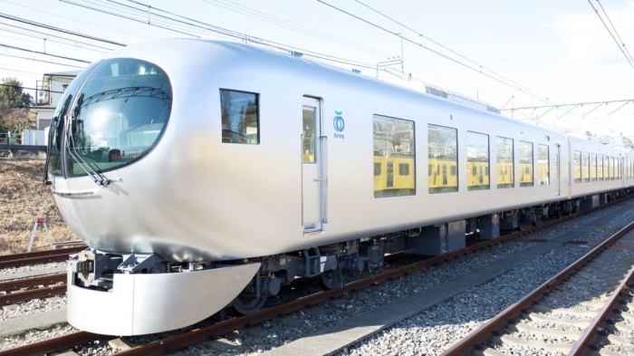 Японцы восхищаются поездом, в котором можно почувствовать себя как дома