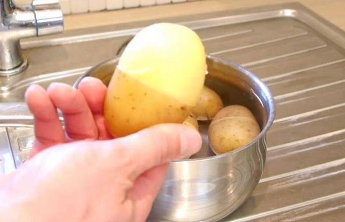 «Народный» способ быстрой очистки картофеля