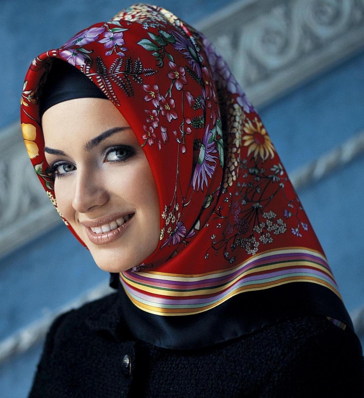 Красивая женщина турции. Турецкие девушки. Арабские женщины. Красивые турчанки. Турецкие платки на голову.