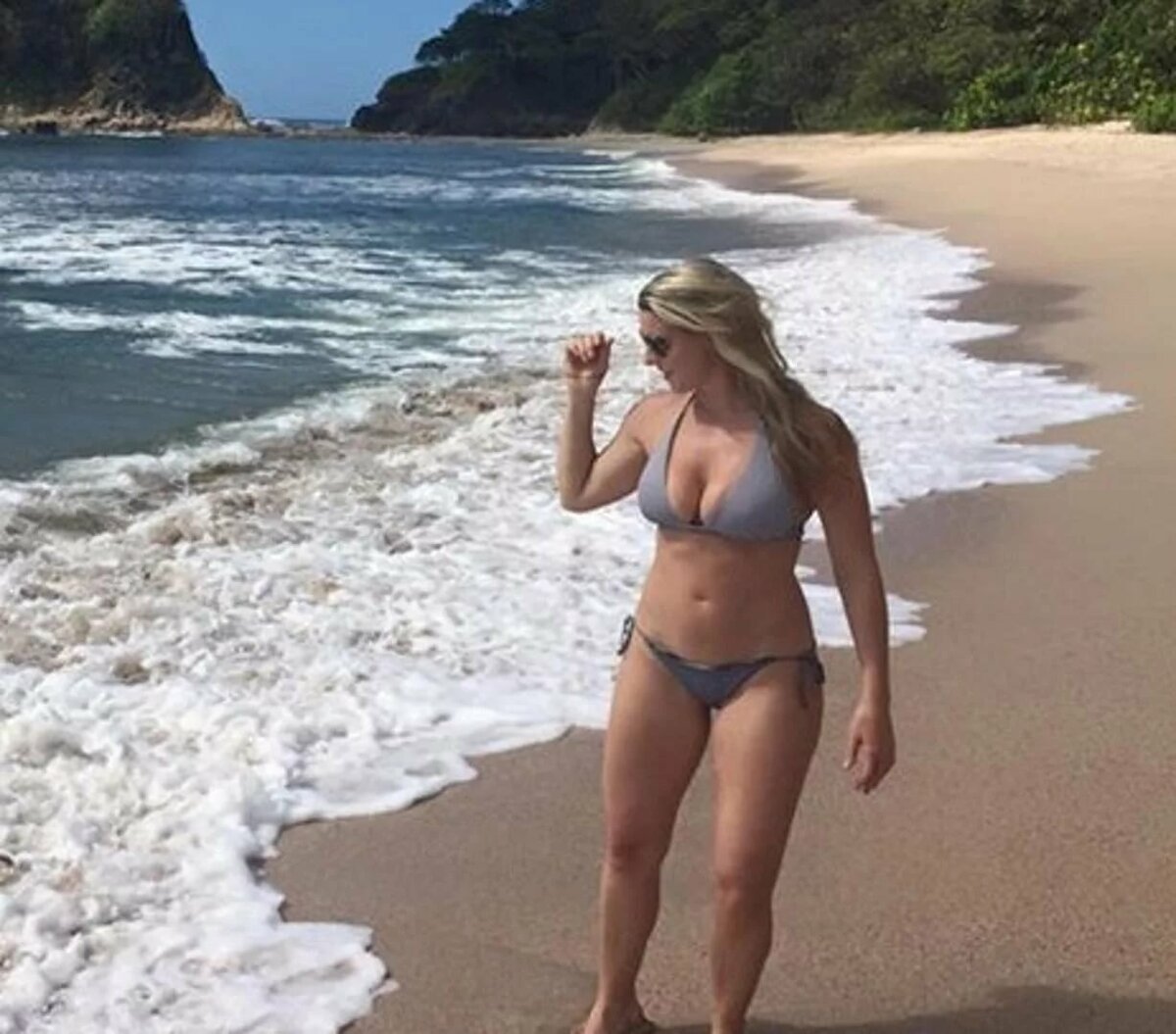 Фото жены на пляже частное
