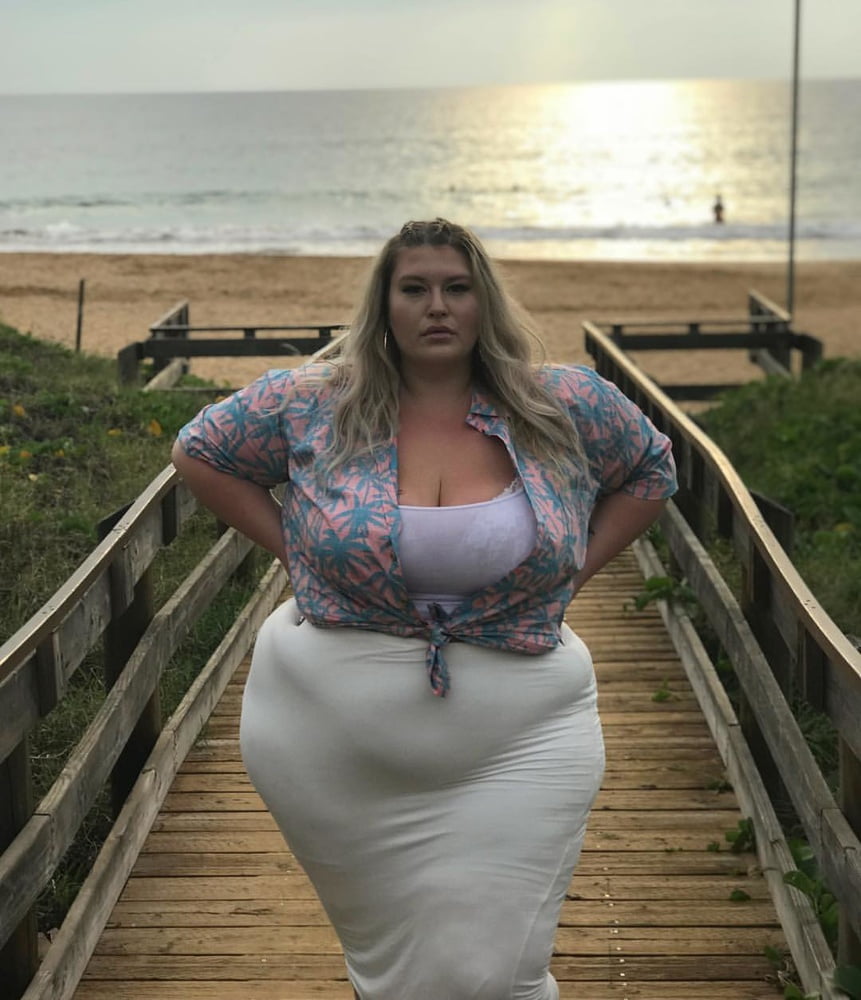 Толстые женщины с огромным бюстом