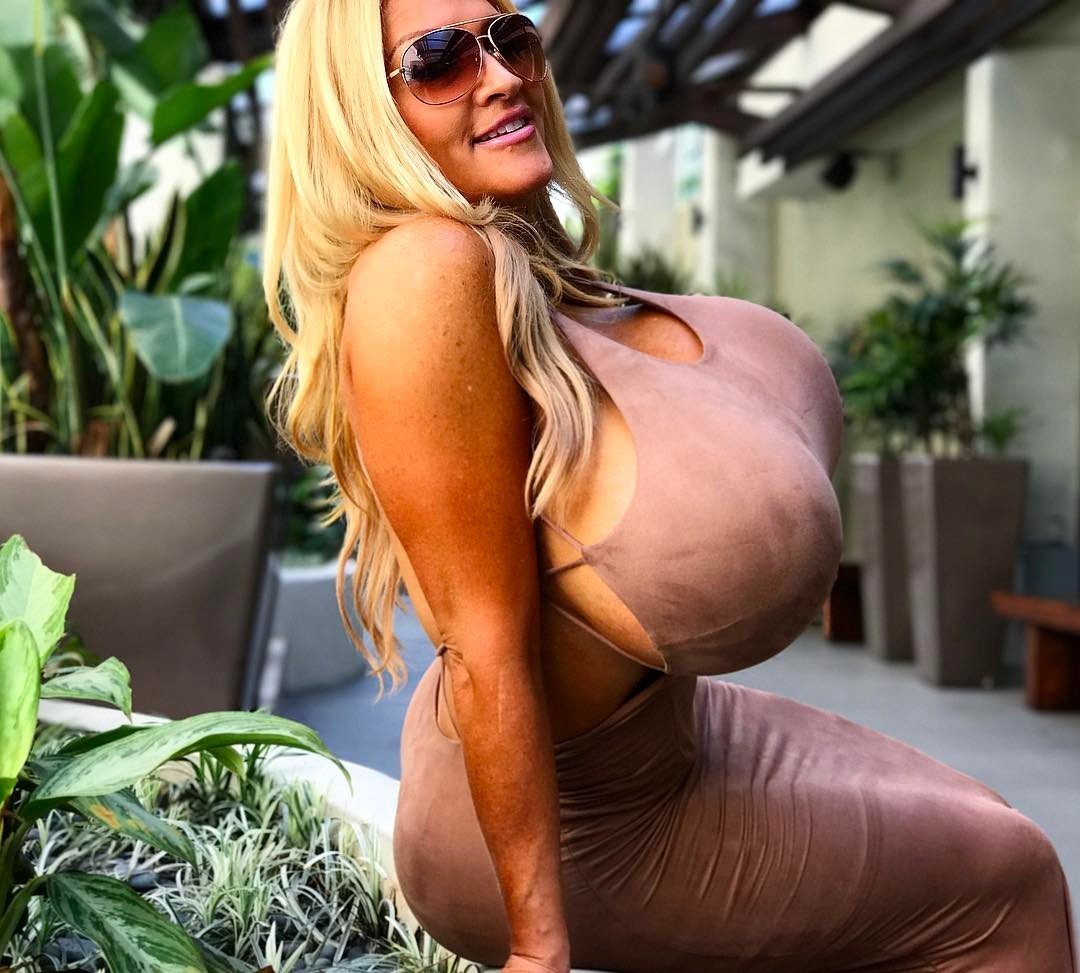 Ellegra cole