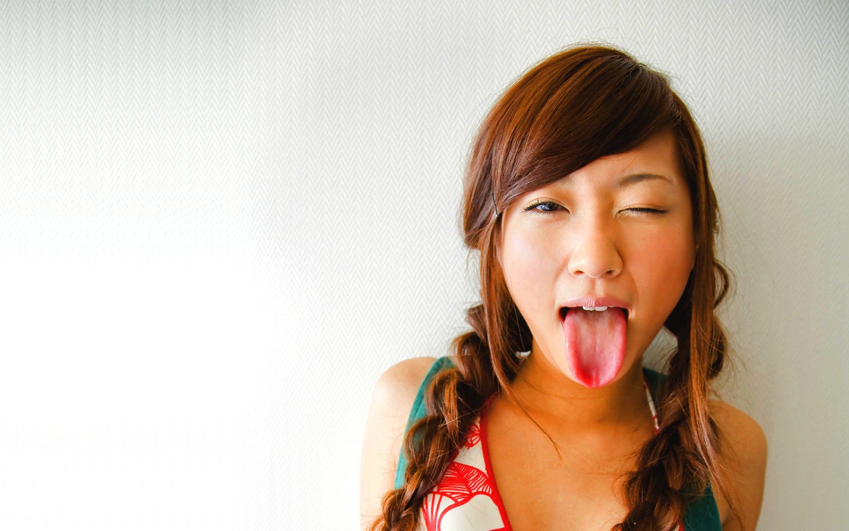 Asian doll tongue