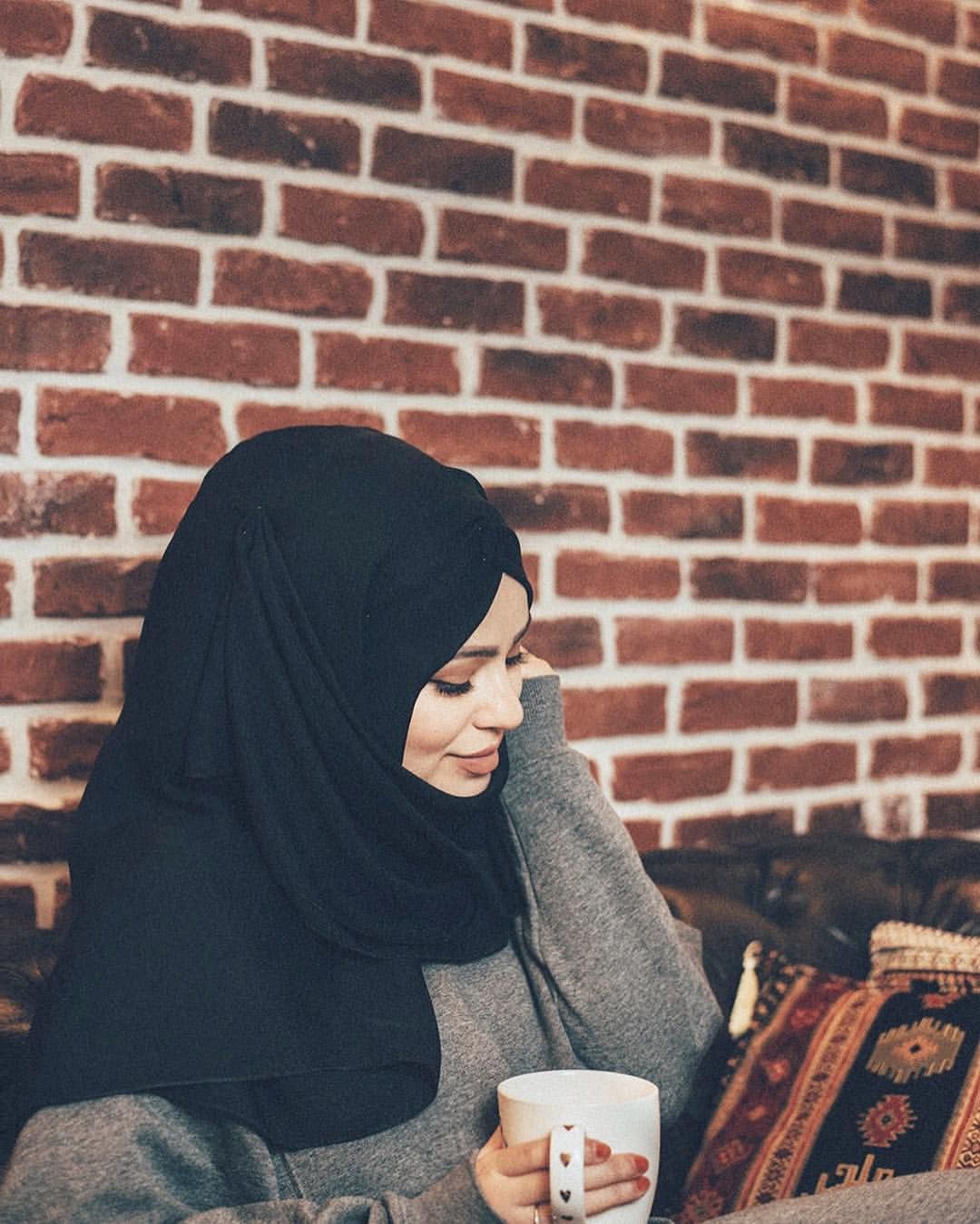 Девушки мусульманки в хиджабе