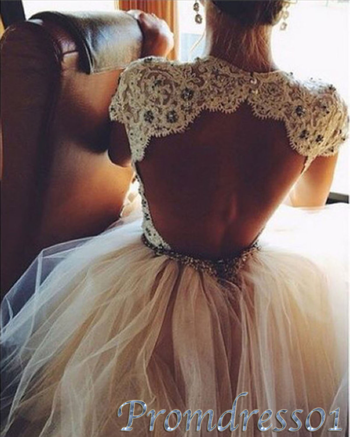 Девушка в свадебном платье на аву