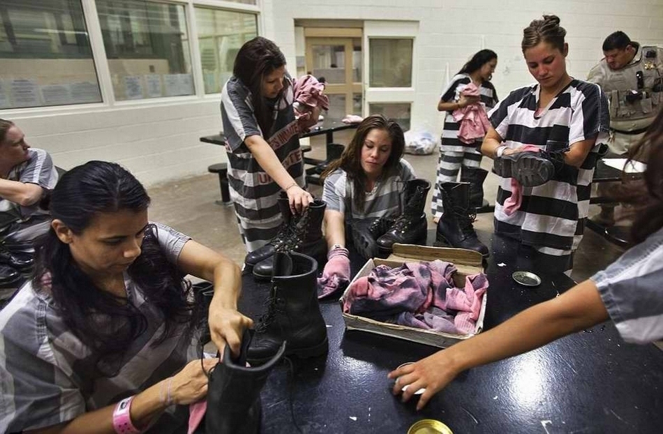 Женская тюрьма фото девушек