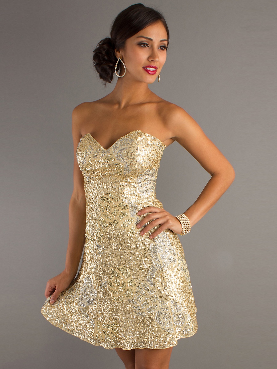 Золотое блестящее платье