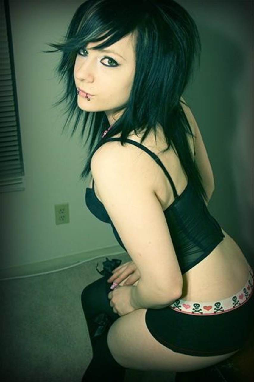 Emo hot