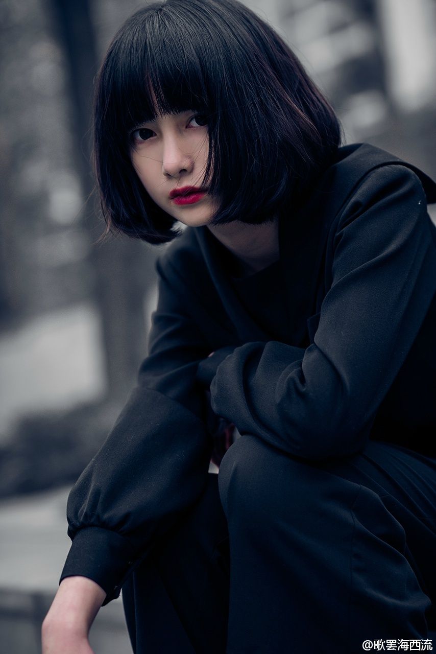 Девочка с каре черные волосы. Корейское каре 2022. Кимико Сато. Nanaho Ikeda. Черное каре с челкой.