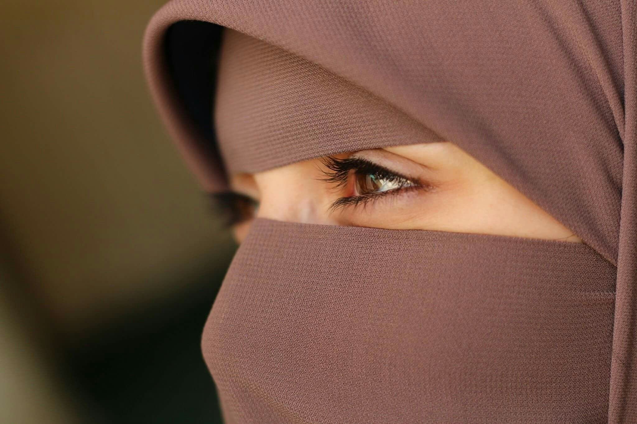 В хиджабе без лица фото на аву
