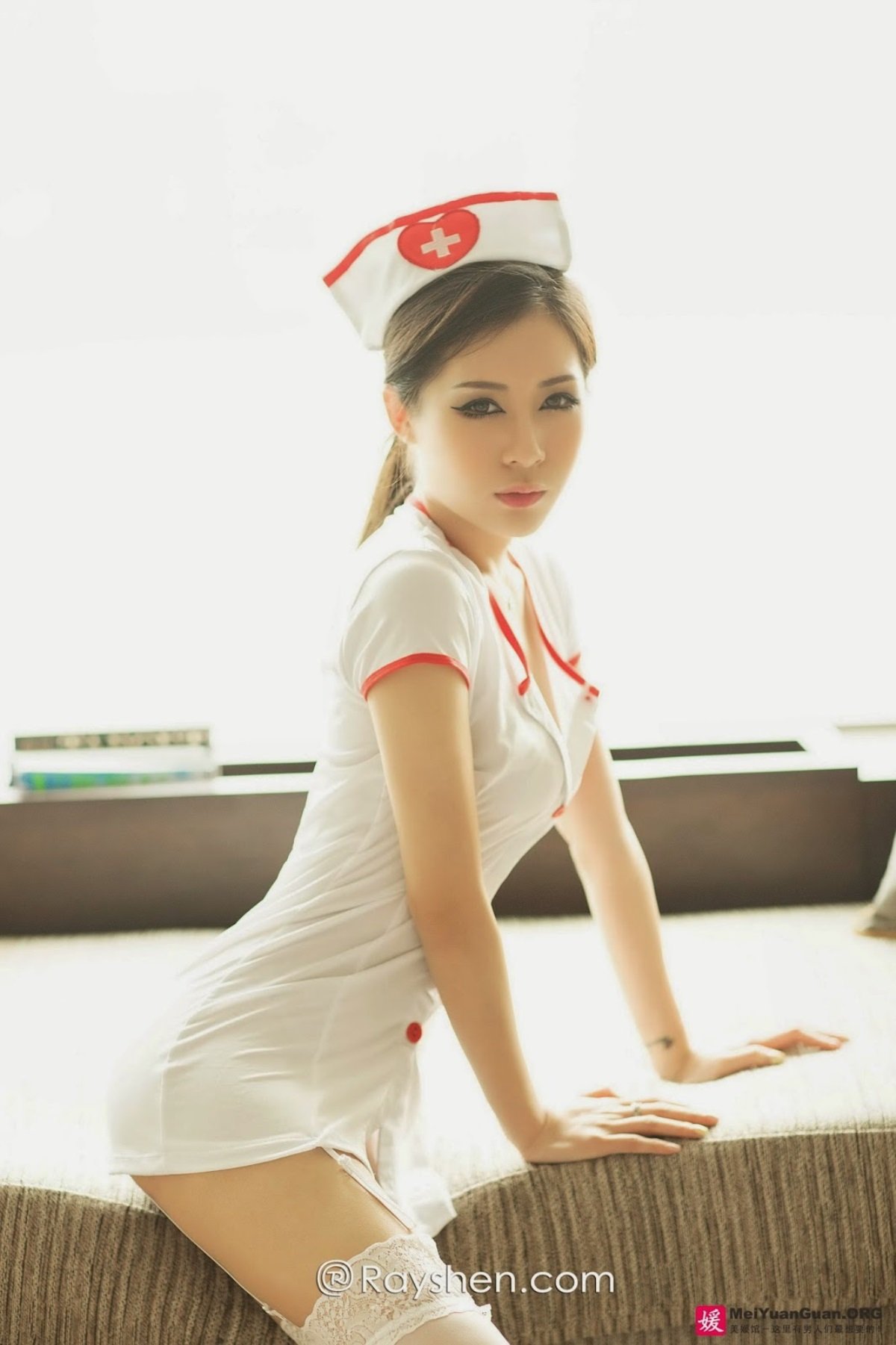Азиатские медсёстры в чулках