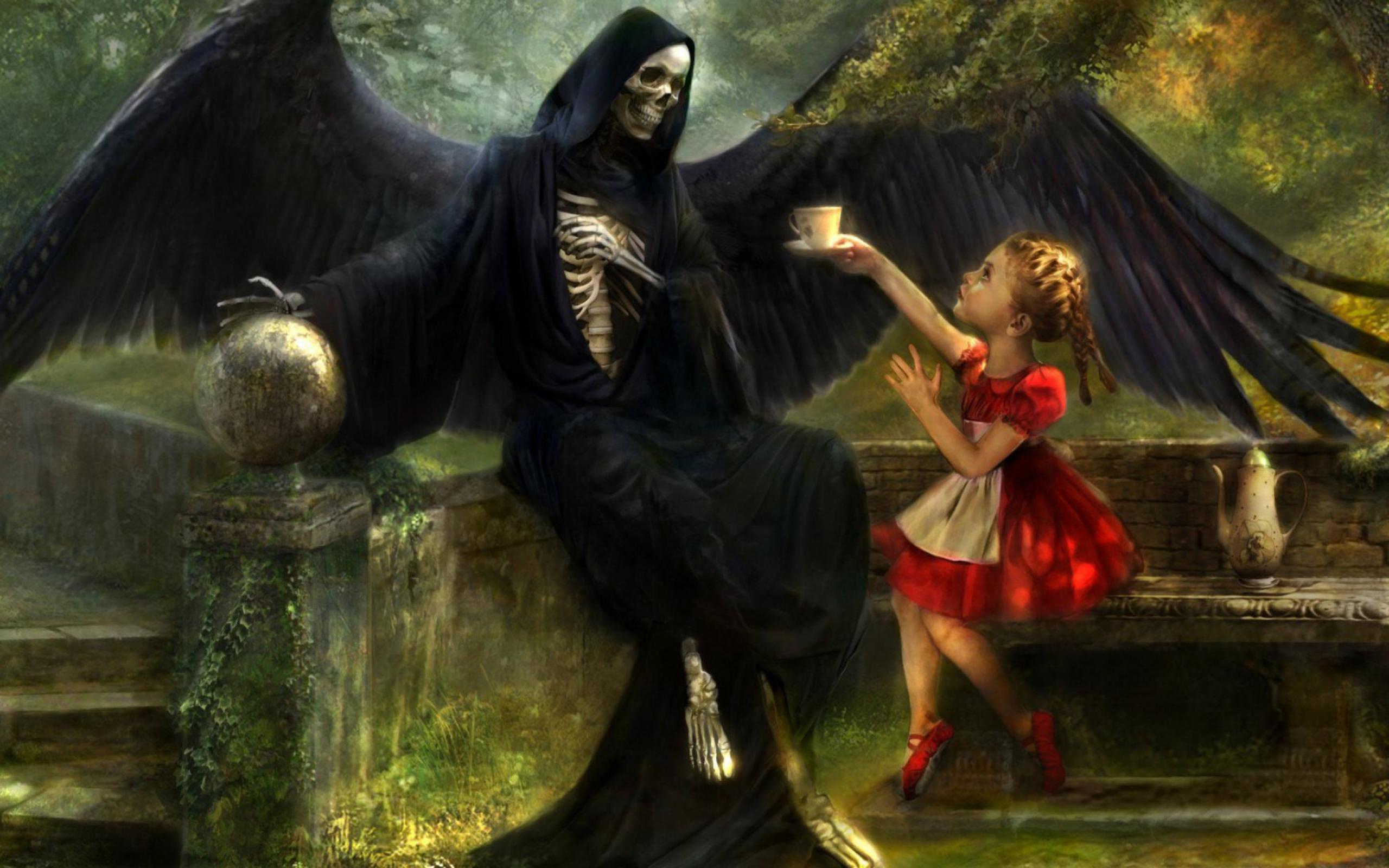 Персонажи неразумный ангел в танце с демоном. Смерть фэнтези.