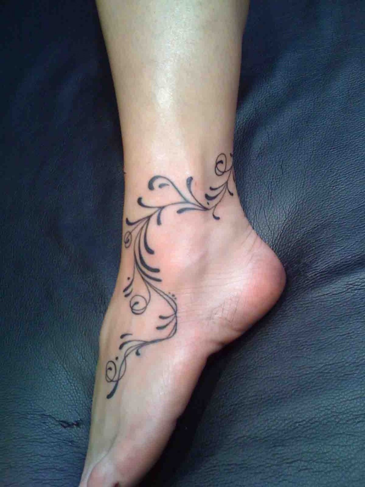 Татуировки на щиколотке для девушек фото