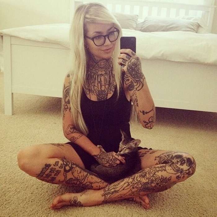 Татуировки на ногах у девушек (83 фото)