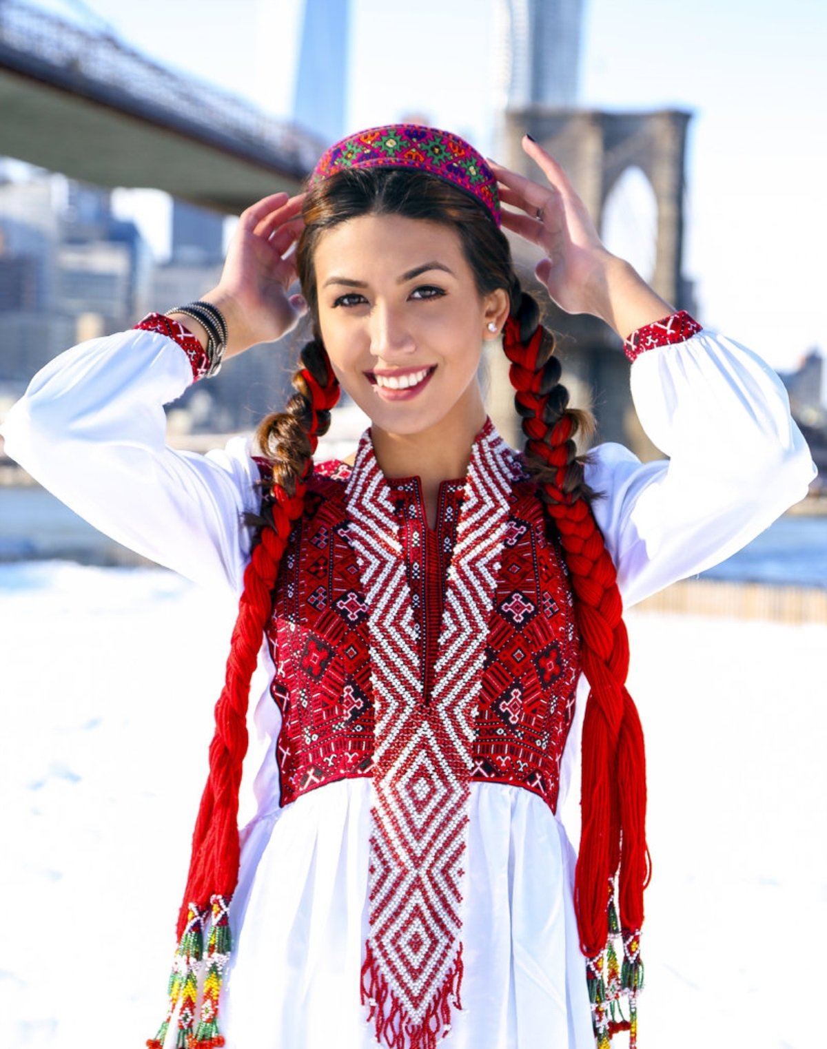 Таджикски девчонки. Национальный костюм чакан Таджикистана. Национальная одежда памирские Таджикистана. Таджикистан Памирец Национальная одежда. Таджикистан Памирцы народность.