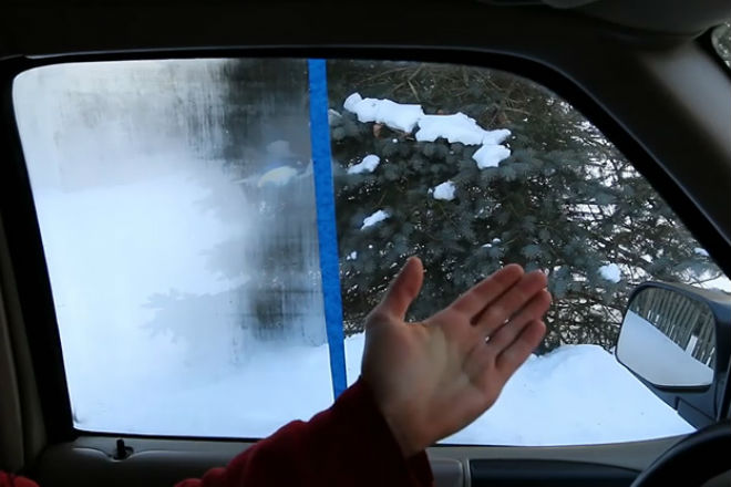 Как избавиться от потения стекла в машине