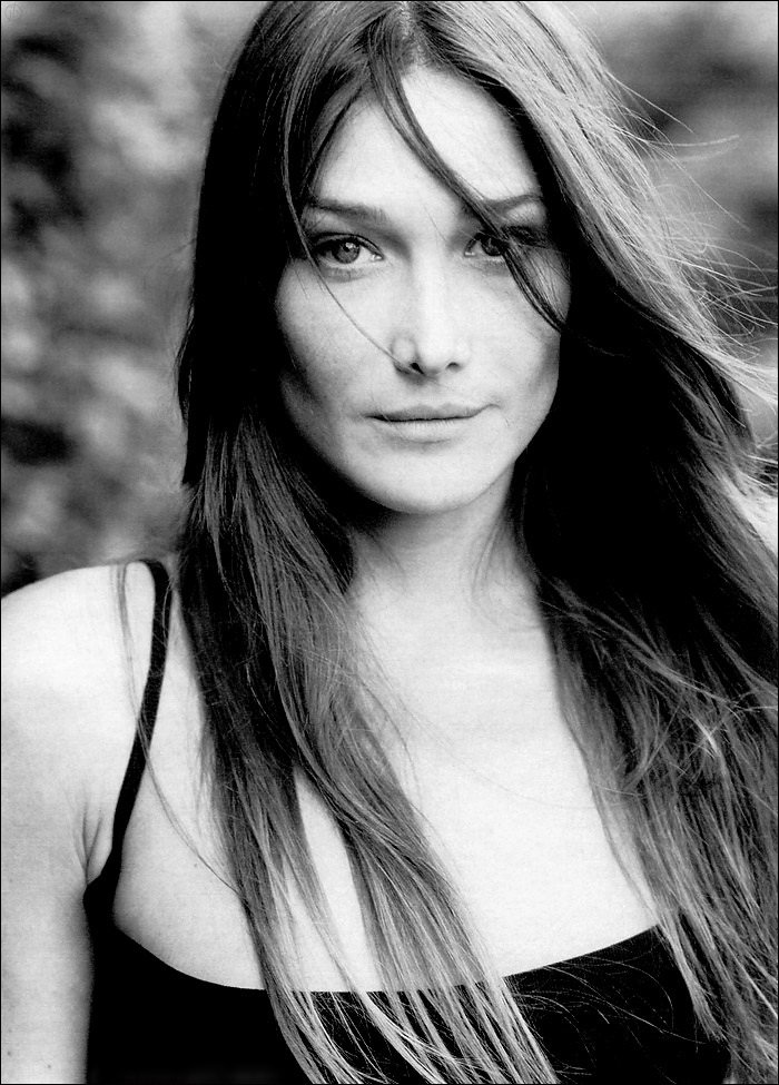 Фото карлы. Карла Бруни модель. Carla Bruni молодая. Французская модель Карла Бруни. Карла певица.