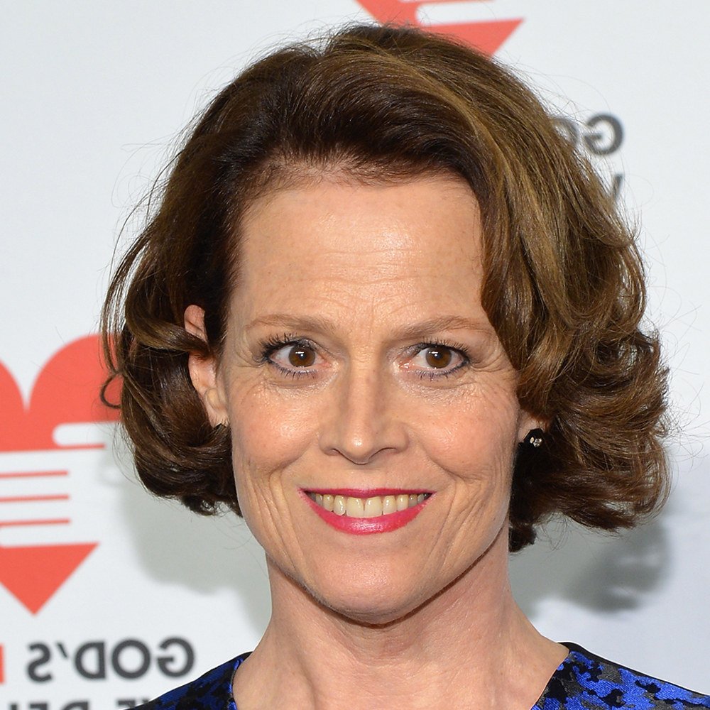 Sigourney weaver short hair