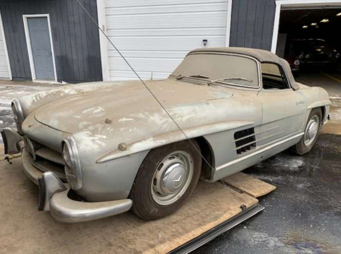 Редкий Mercedes простоял в гараже более 40 лет