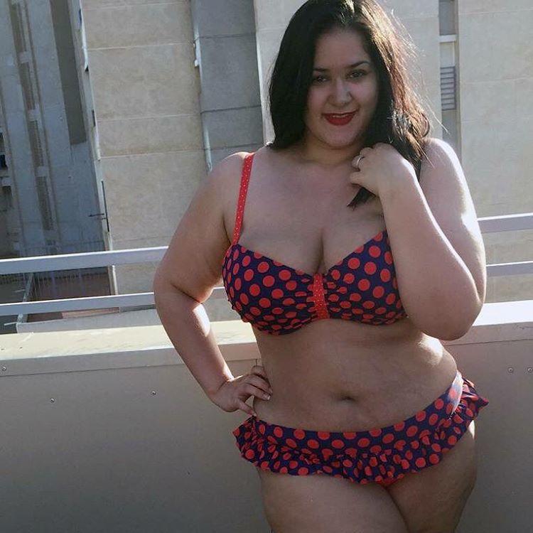 Толстая девушка фото реальное фото