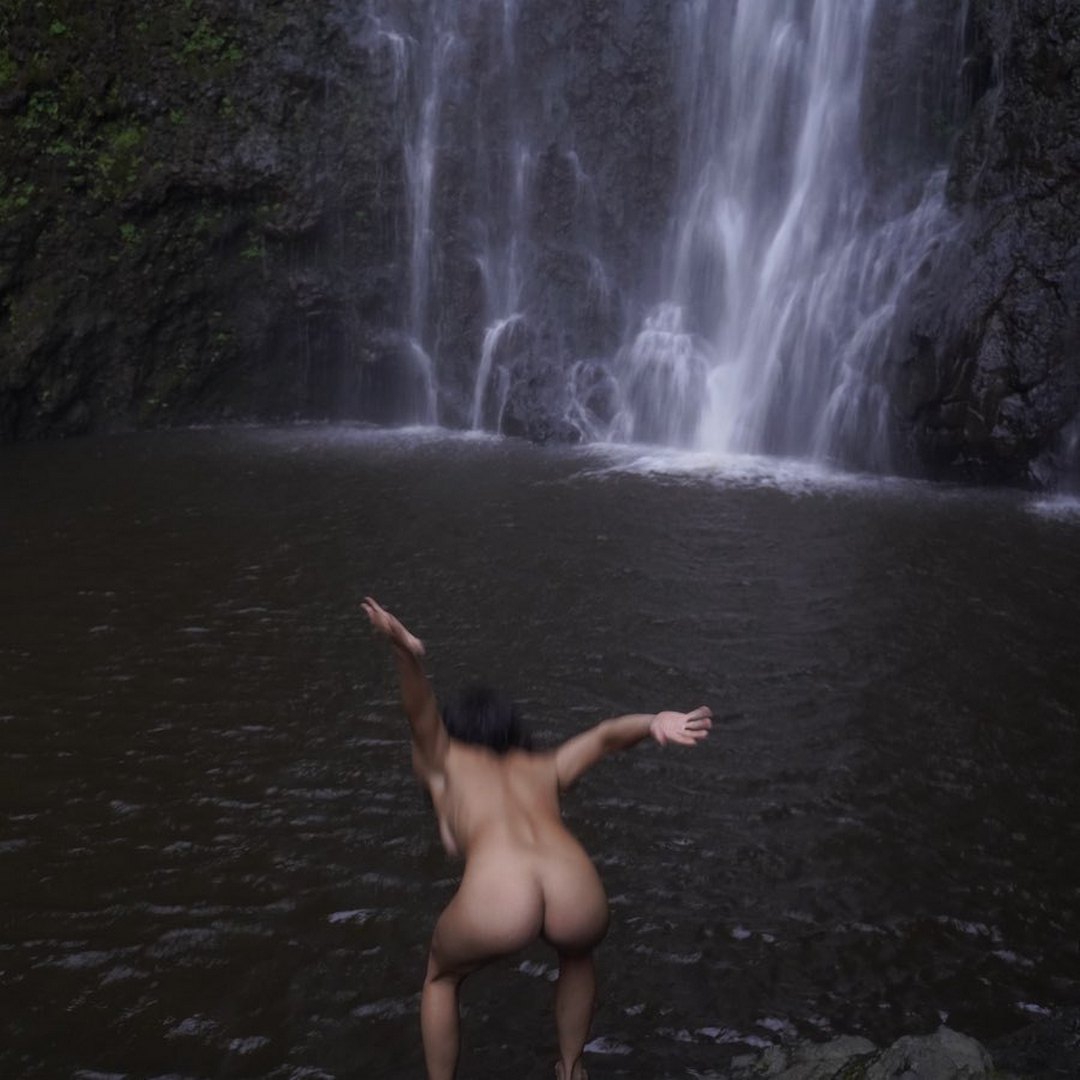 женщины голый купаются фотки фото 94