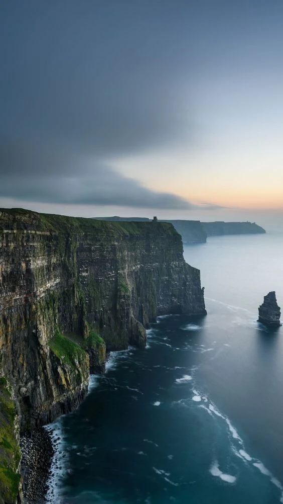 Почему на острове Ирландия сразу два одноименных государства?