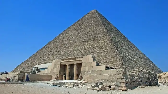 Как огромные блоки доставлялись на вершины пирамид