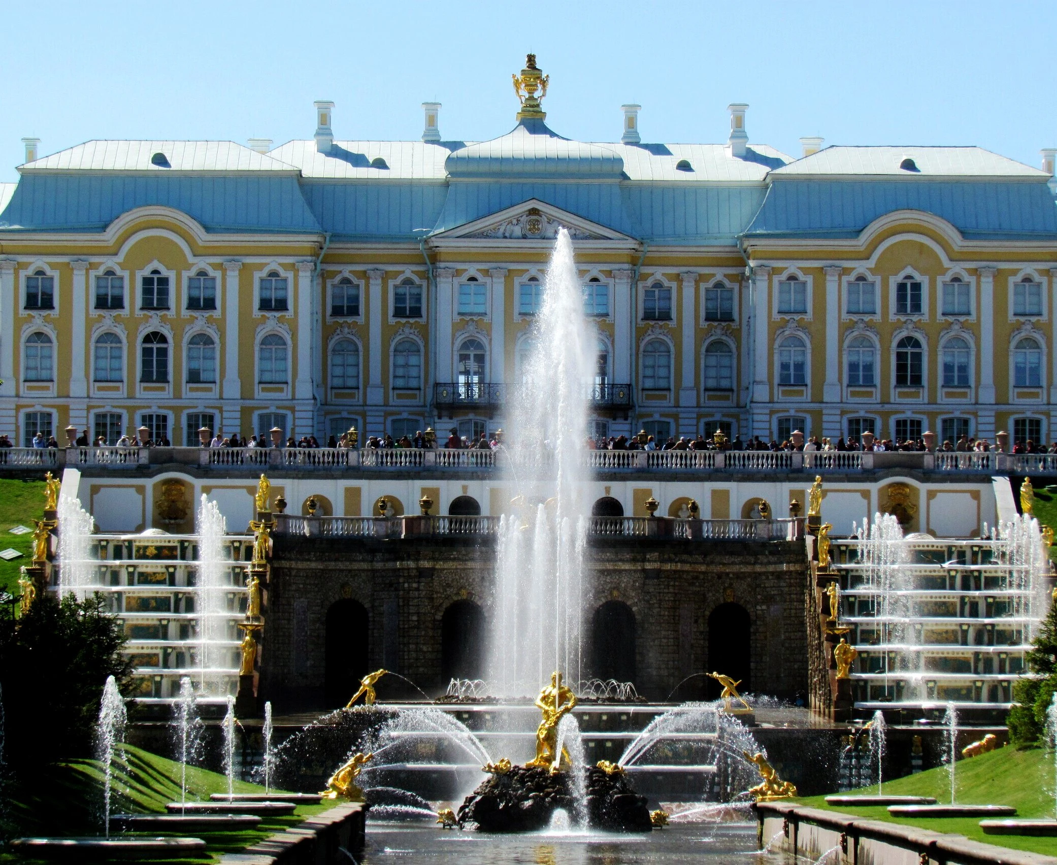 Дворец с фонтанами в санкт петербурге фото
