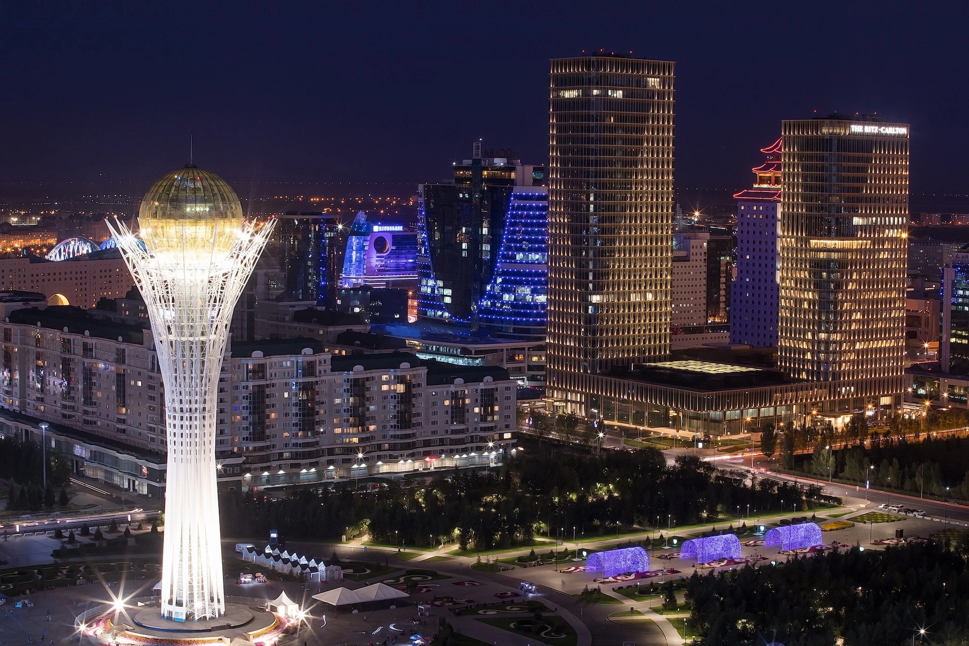 Столица казахстана азербайджан. Нурсултан Астана. Казахстан башня Байтерек.